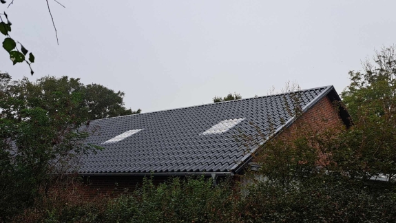 Gård i Nykøbing Mors har fået nyt tag